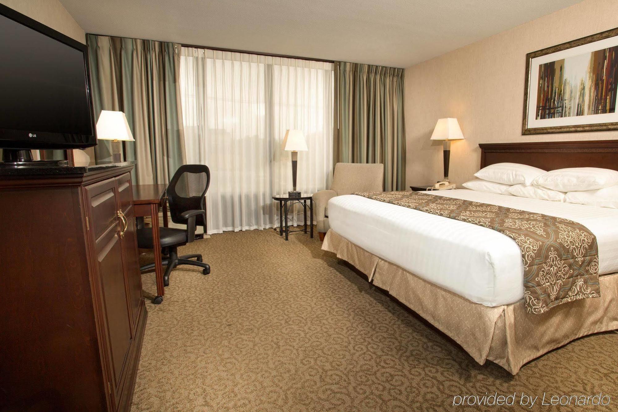 Drury Inn & Suites Louisville East Quarto foto